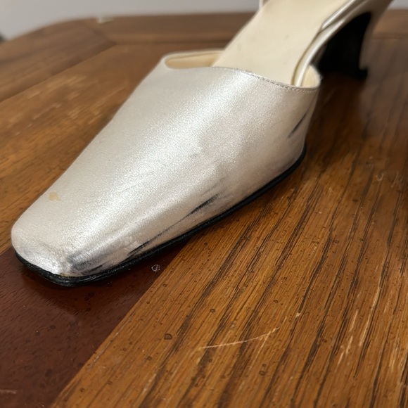 ⭐️ Anne Klein Satin Heels - Picture 3 of 4